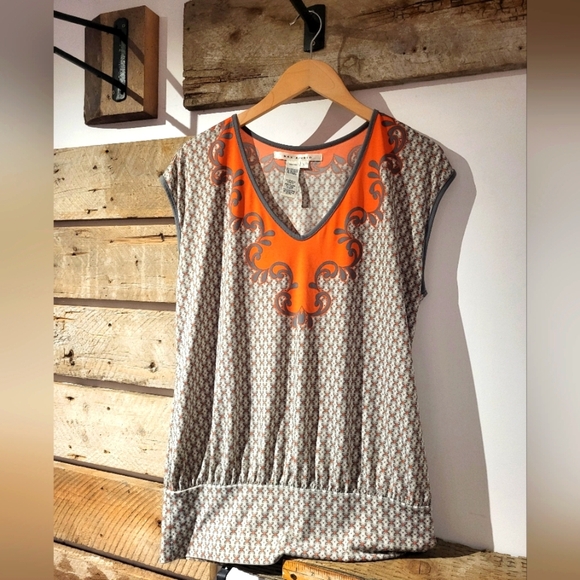Max Studio Gray and Orange Patterned Top - Picture 1 of 3